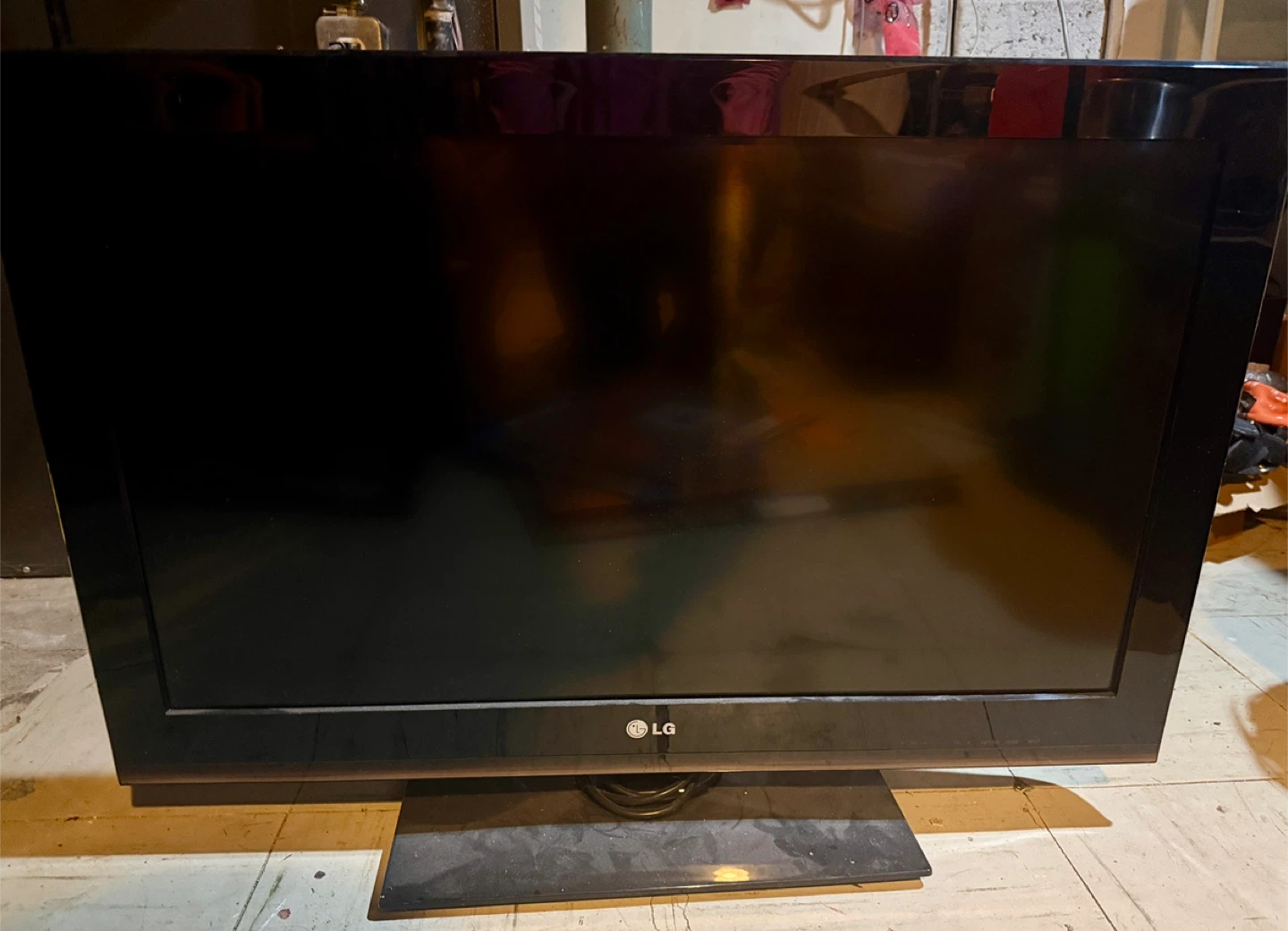 LG 32LK450 32" HD TV