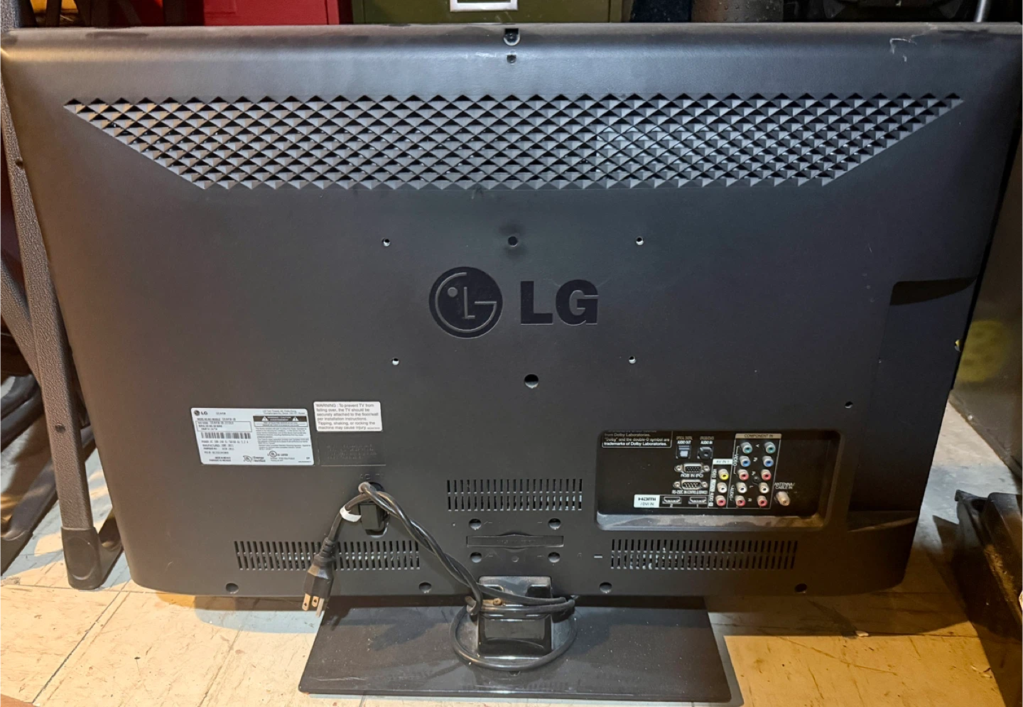 LG 32LK450 32" HD TV - photo 2