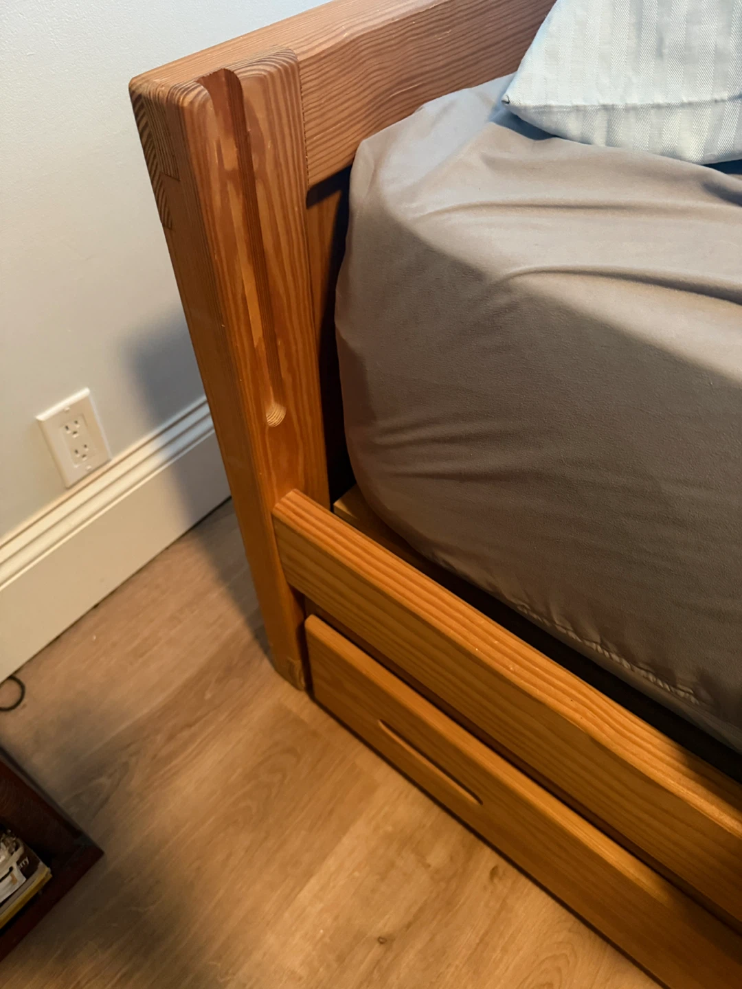 Wooden XL Twin 6pc bedroom set - photo 2