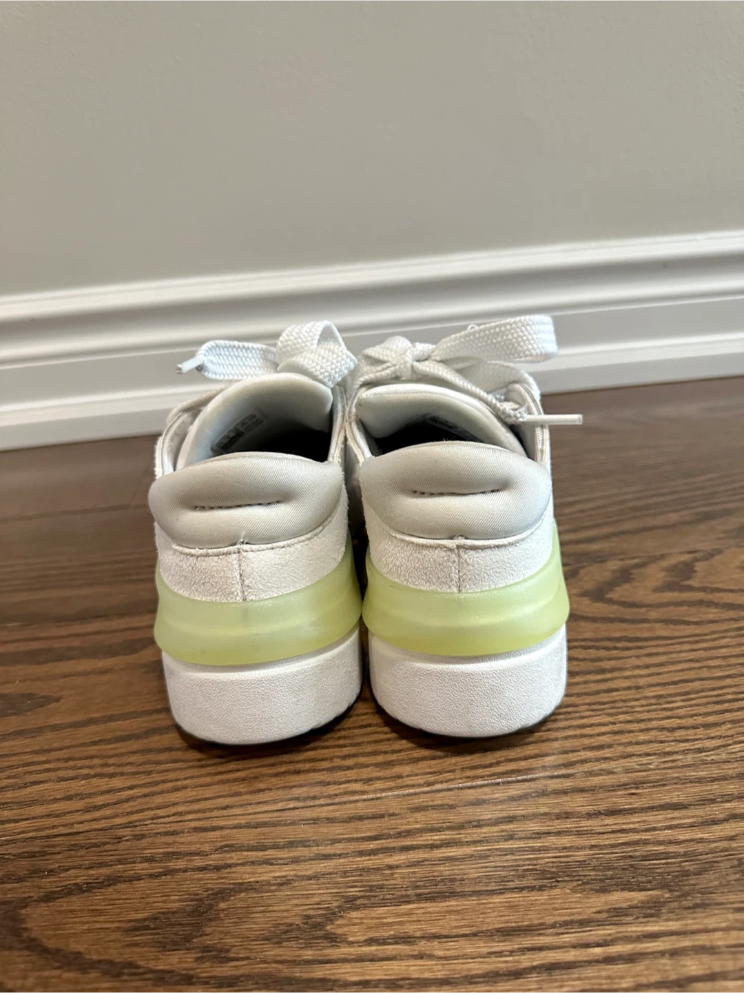 Adidas Women’s Court Funk Shoes - Like New - photo 4