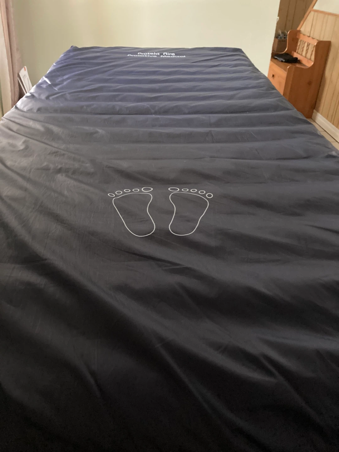 Free Delivery- Low air loss mattress + pump for Hospital Bed - photo 2