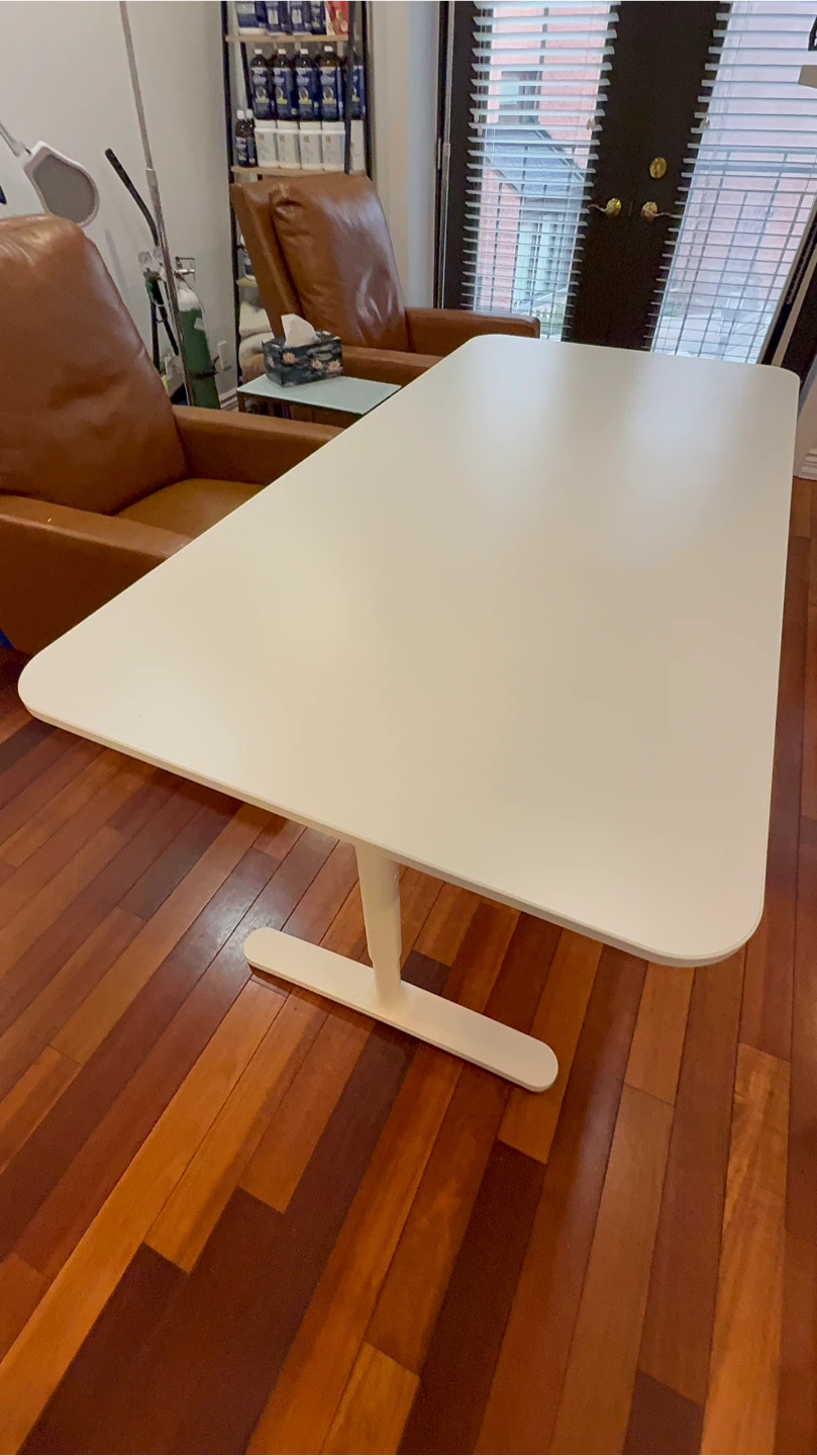 White adjustable standing desk - photo 3