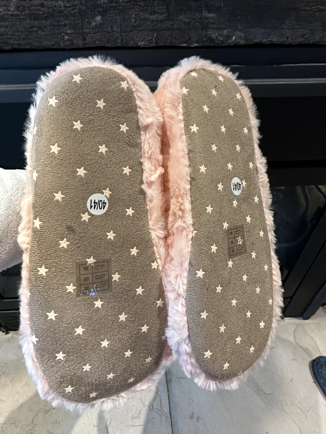 Pink Fuzzy Bootie Slippers Size 40/41 - photo 3