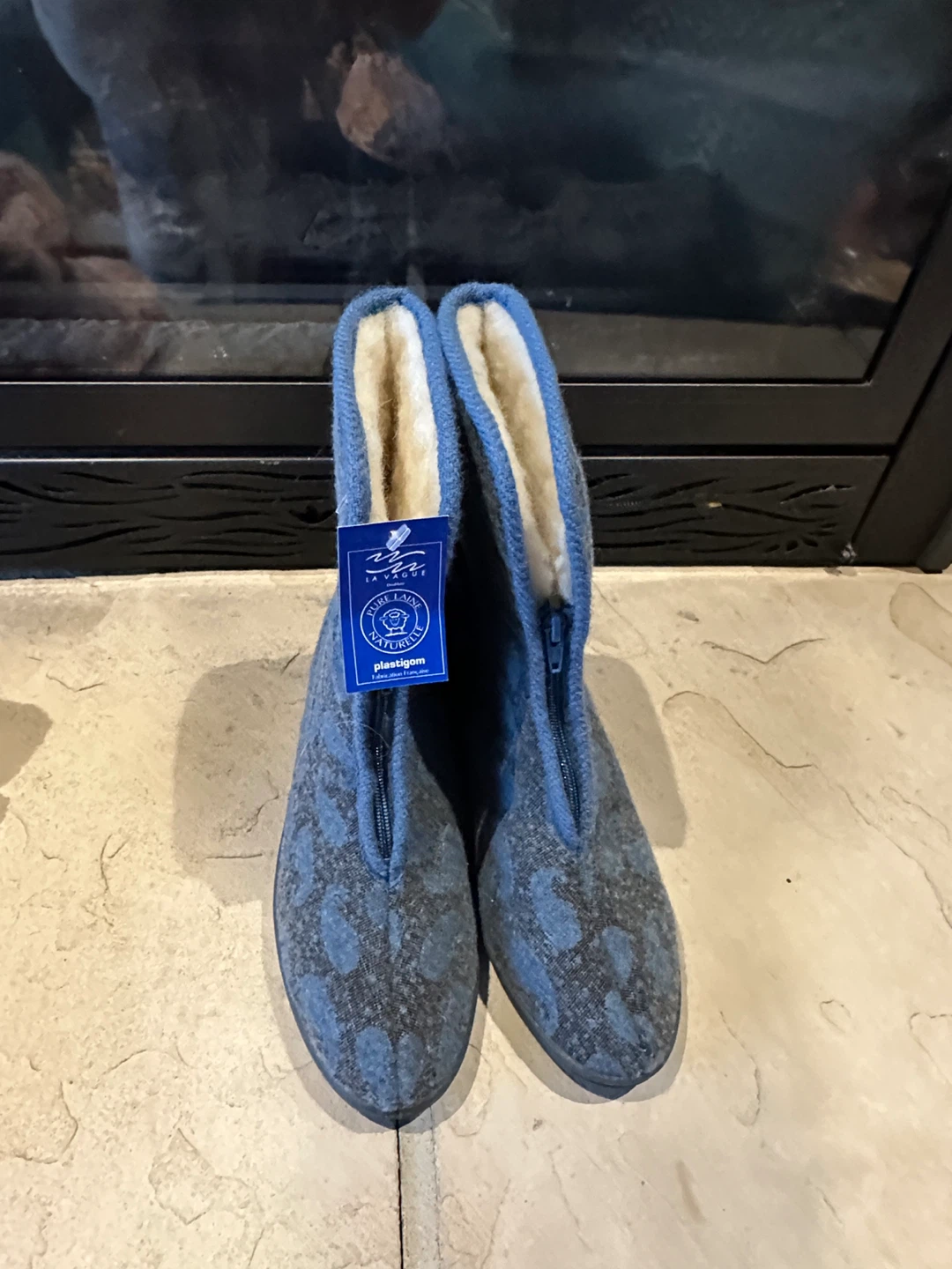 La Vague Natural Wool Slippers - Size 39