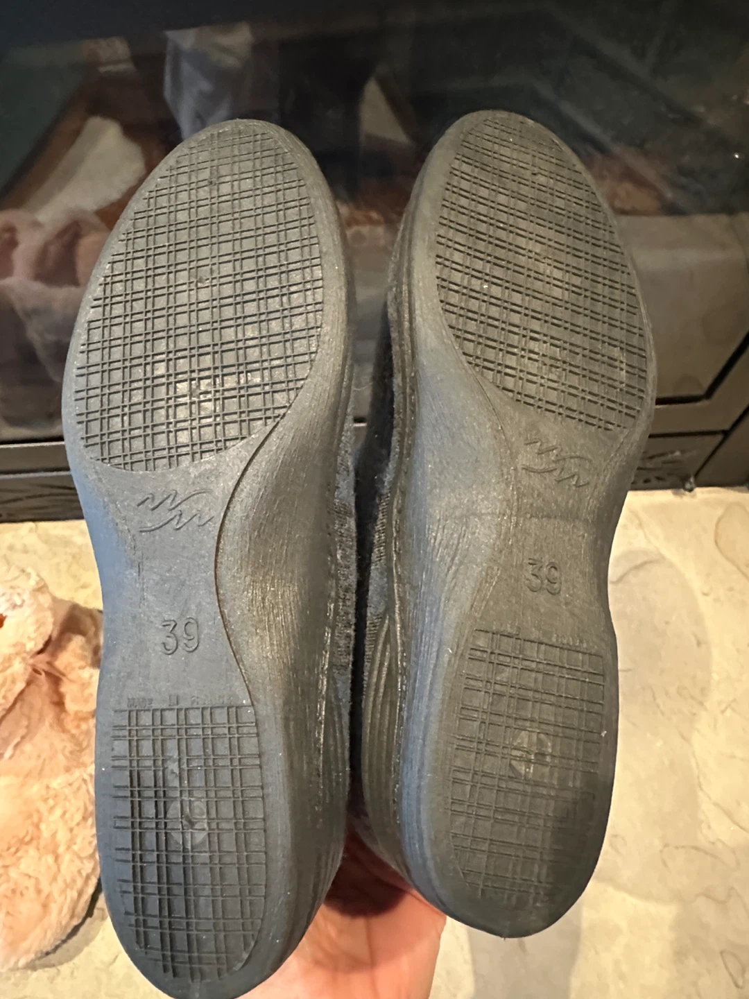 La Vague Natural Wool Slippers - Size 39 - photo 5