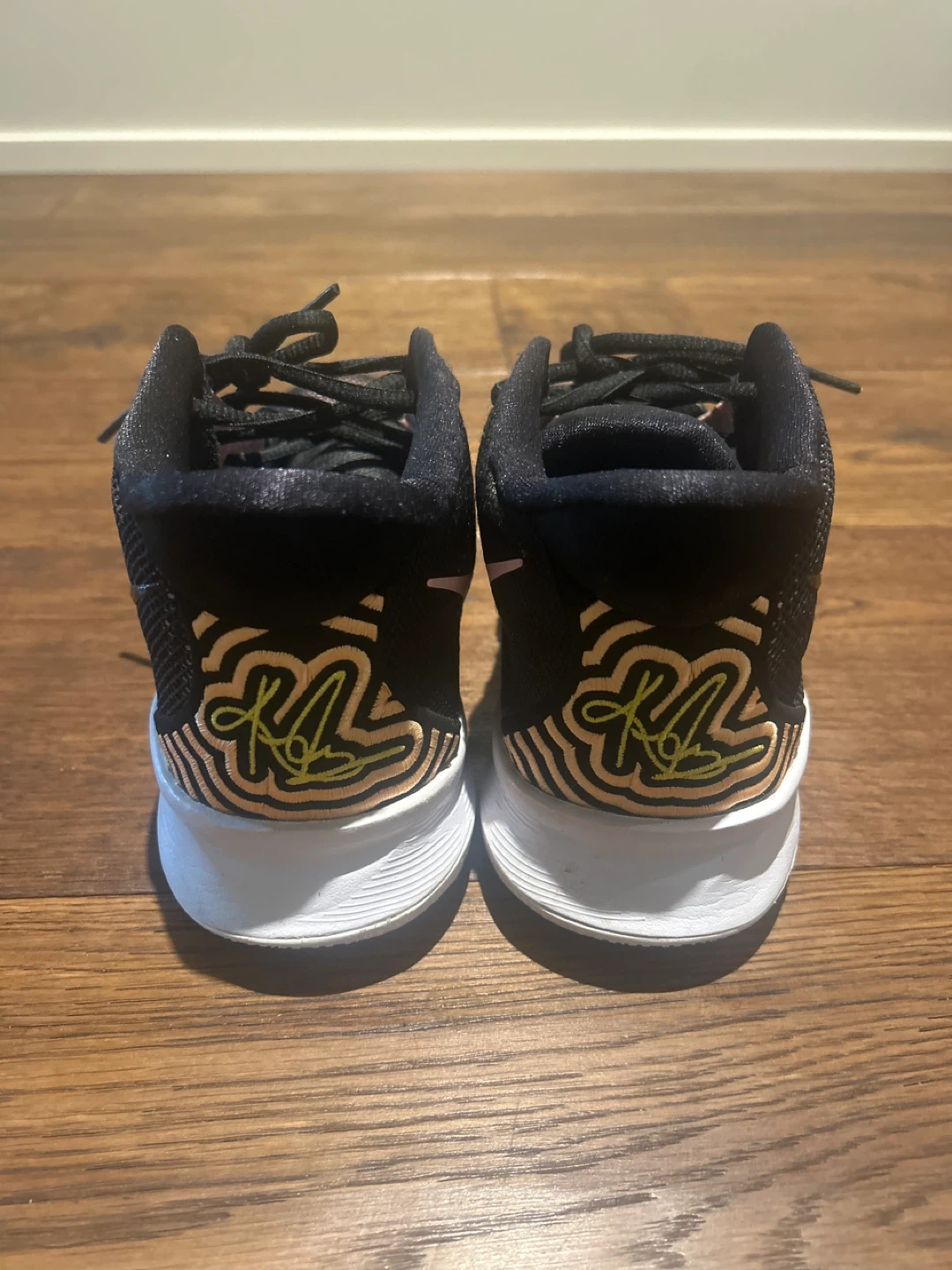 Nike Kyrie Flytrap 4 Basketball Shoes - photo 2