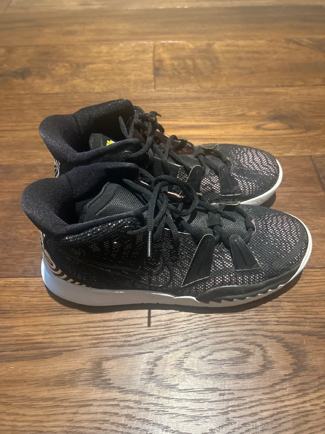 Nike Kyrie Flytrap 4 Basketball Shoes