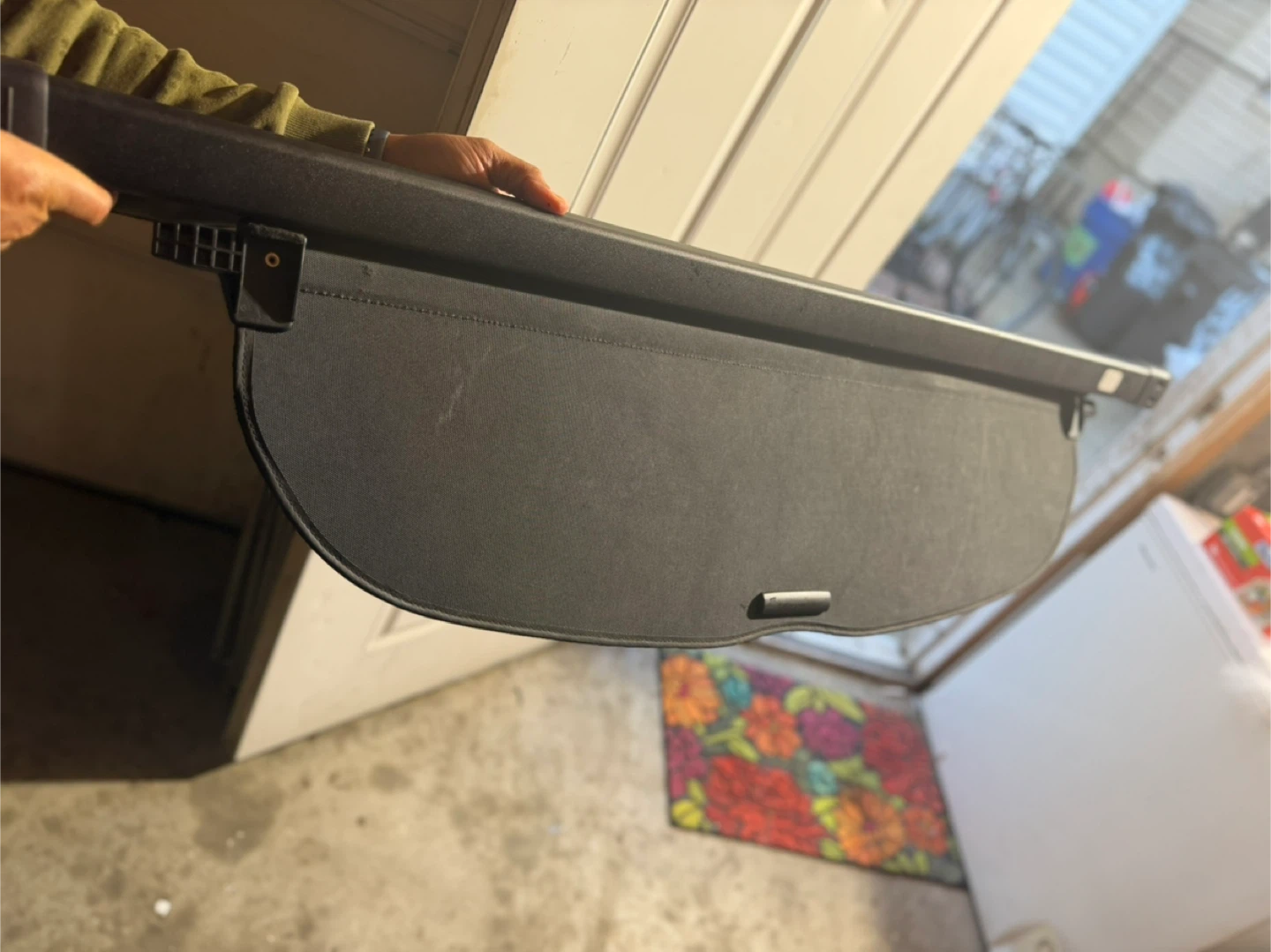 Honda Crv 2017 to 2022 Black Retractable Cargo Cover - photo 2