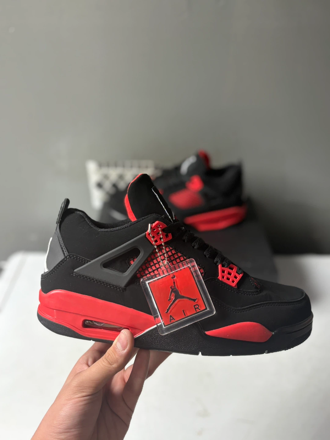 Jordan 4 red thunder