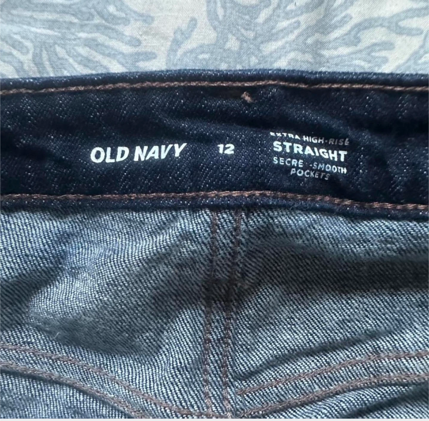 Old Navy woman jeans, size 12 - photo 2
