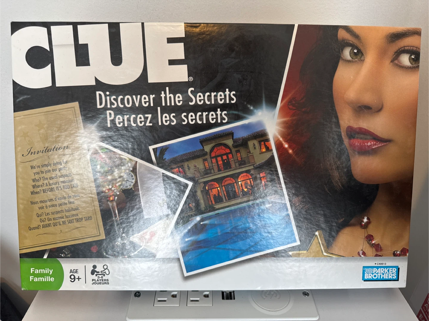 CLUE Discover the Secrets Board Game