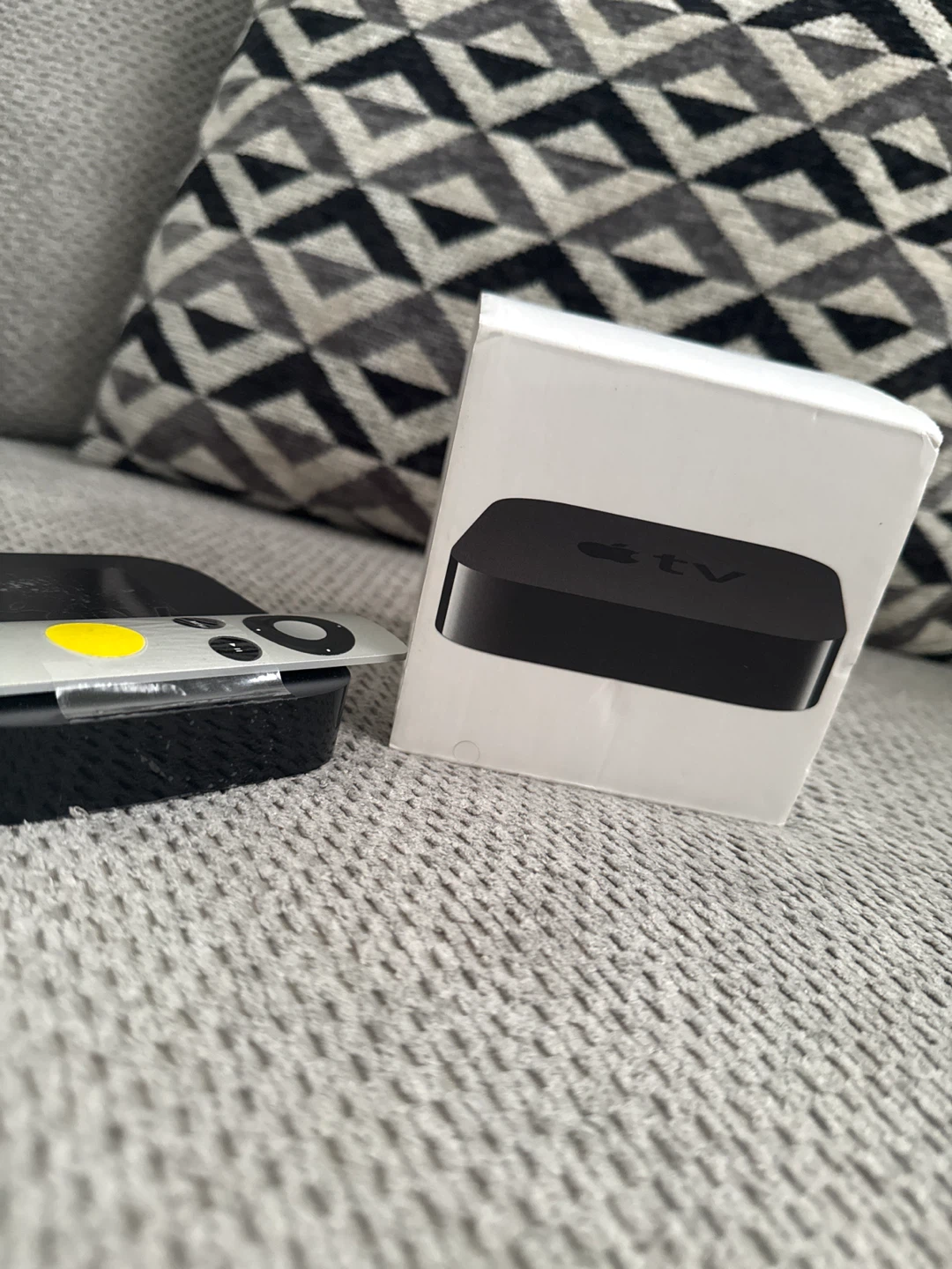 Apple TV HD Media Streamer - photo 3