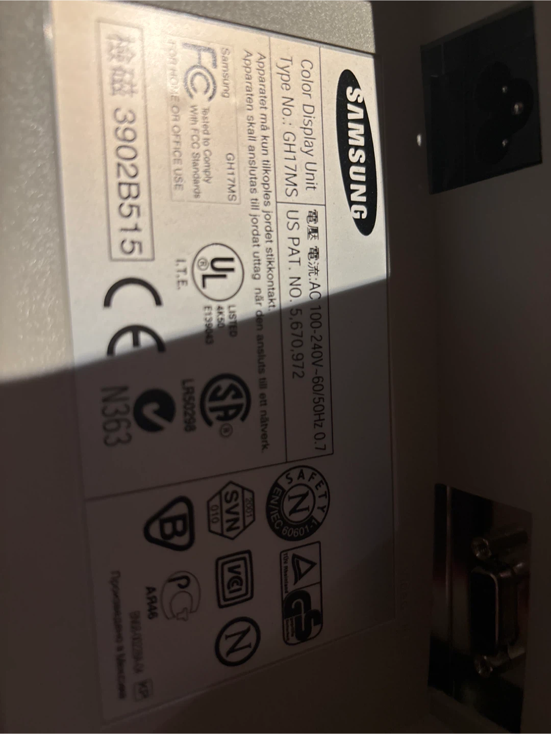 Samsung SyncMaster 760V TFT Monitor - photo 2
