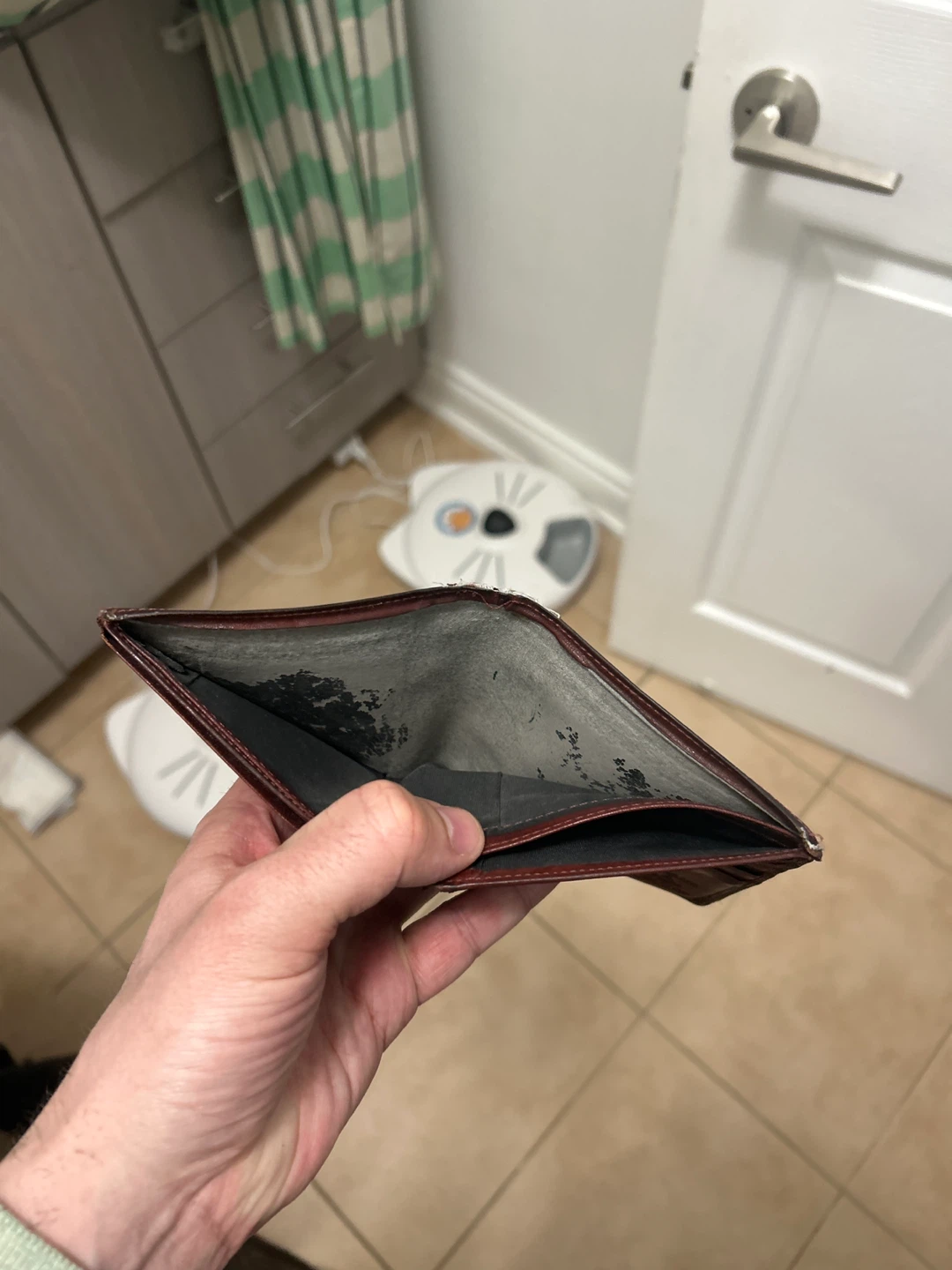 Worn In Brown Leather Bifold Wallet - photo 3