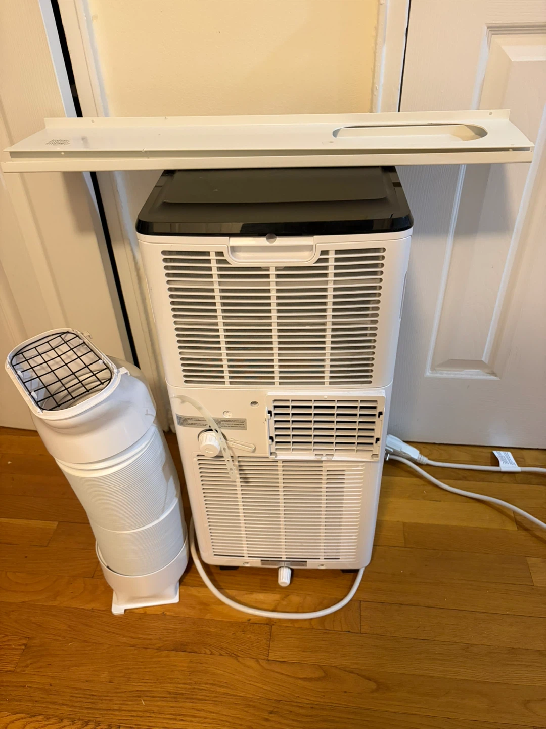 Frigidaire Portable Air Conditioner - photo 4