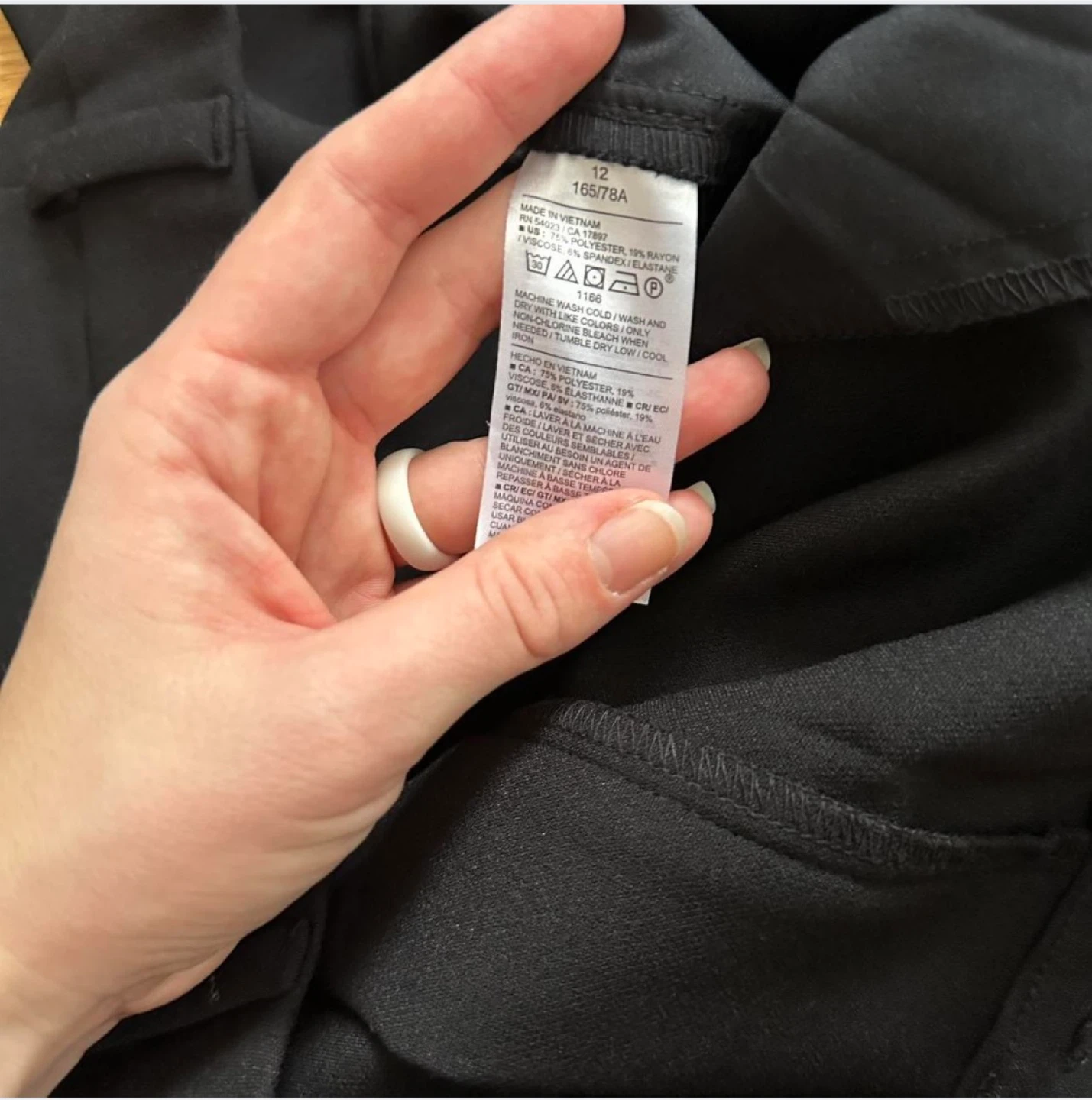 NEW Old Navy taylor barrel trouser, size 12 - photo 4