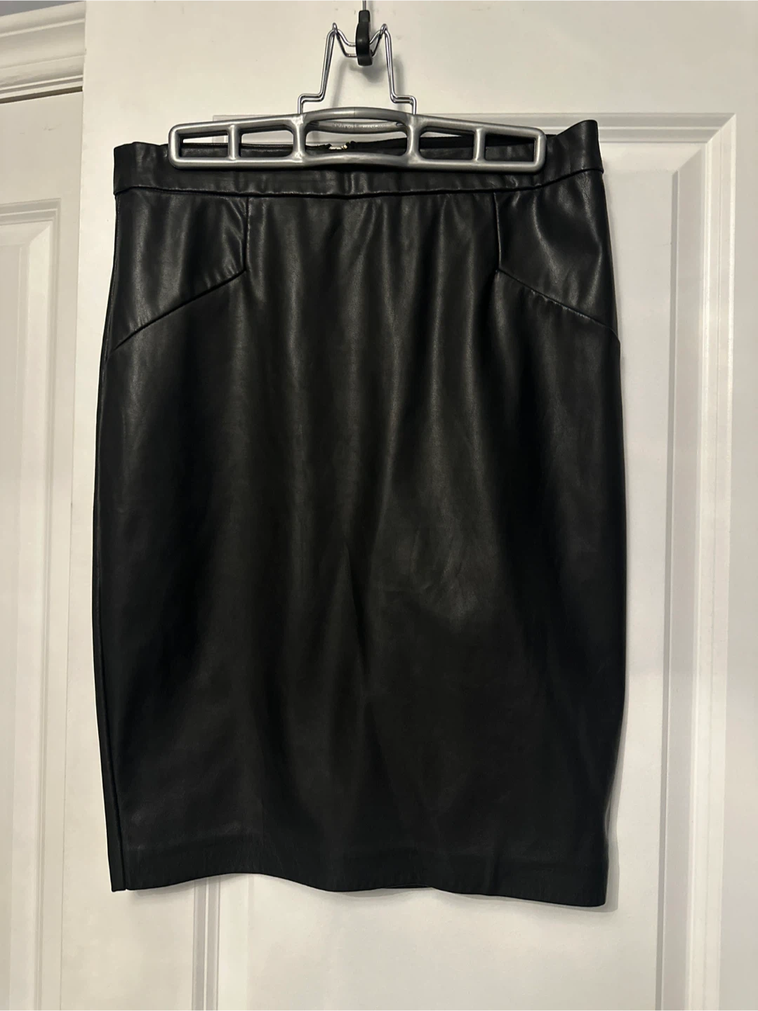 Faux leather dynamite skirt - photo 4