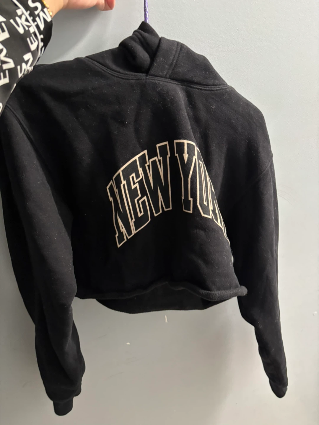 Tna "New York" Cropped Hoodie - Black
