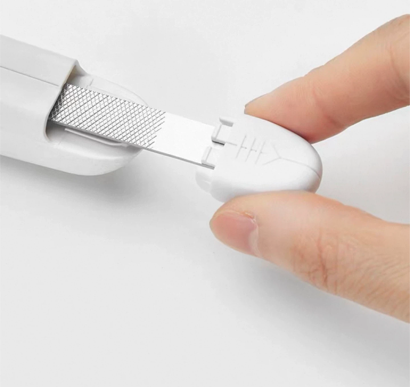 Petkit White Cat Dog Nail Clippers with LED Light and wood light - photo 3