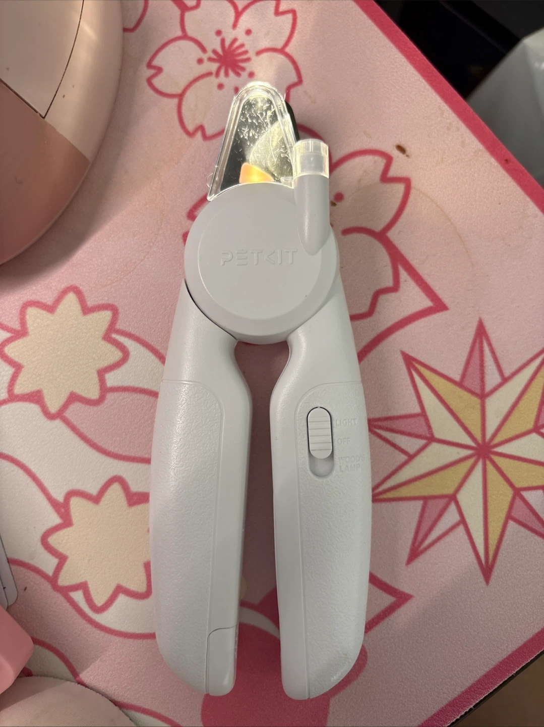 Petkit White Cat Dog Nail Clippers with LED Light and wood light - photo 2