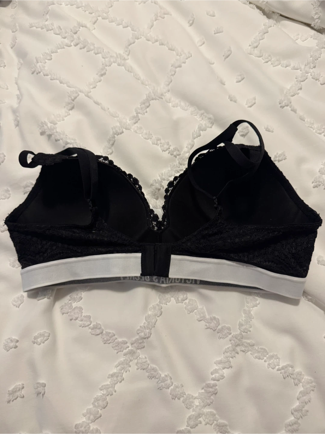 Victoria's Secret Black Lace Lined No-Wire Bra 34C - photo 2