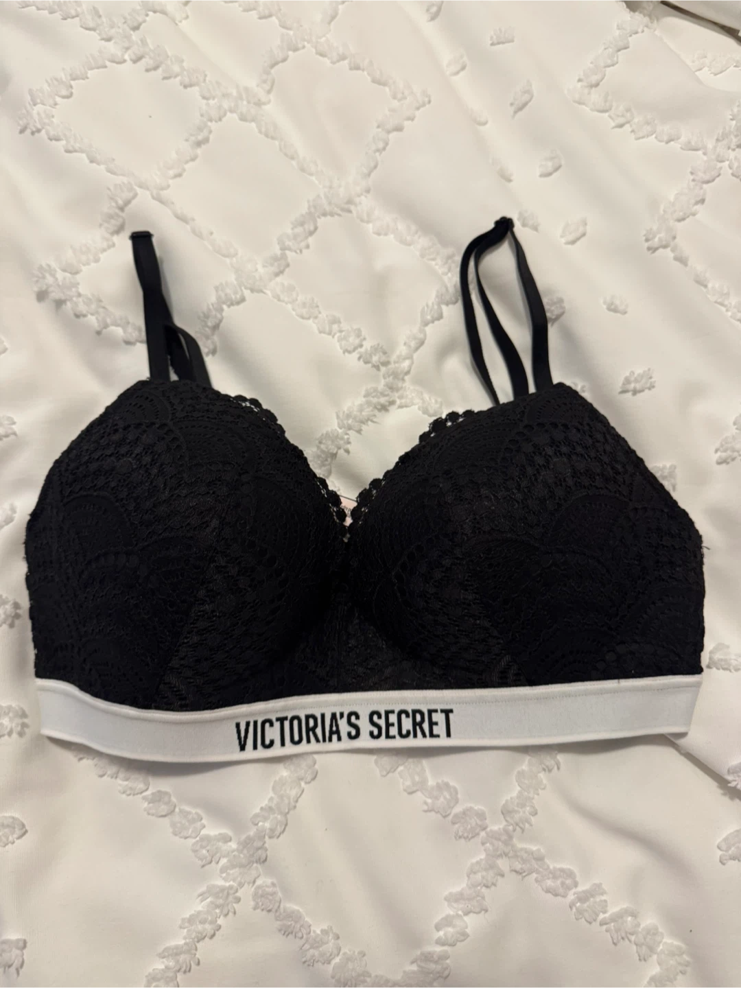 Victoria's Secret Black Lace Lined No-Wire Bra 34C