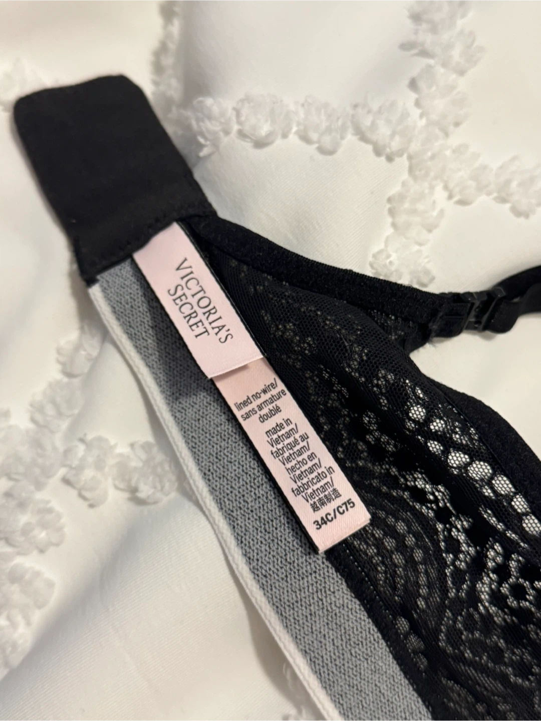 Victoria's Secret Black Lace Lined No-Wire Bra 34C - photo 3