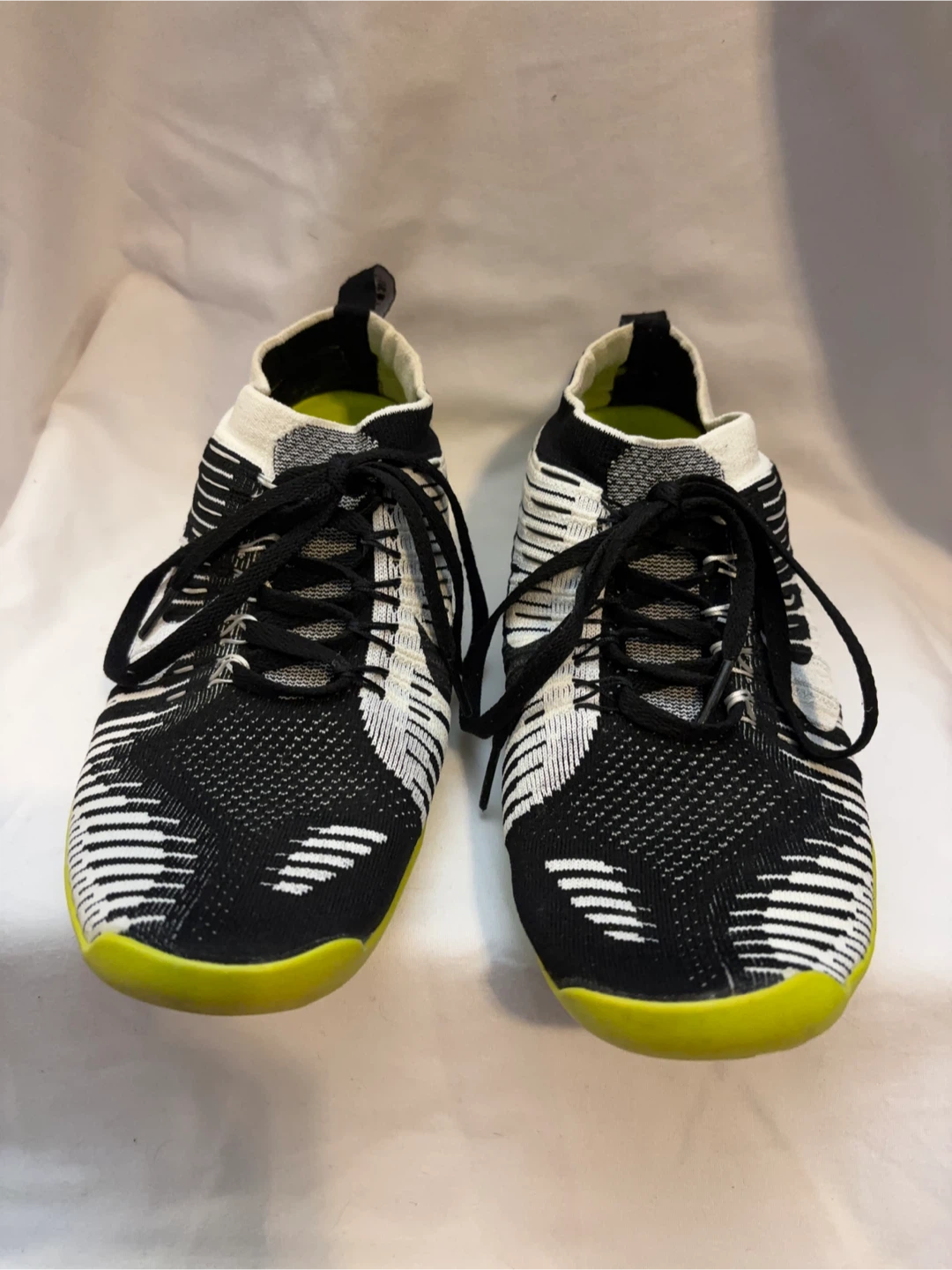 Nike Free Hyperfeel Run - Size 9 - photo 2