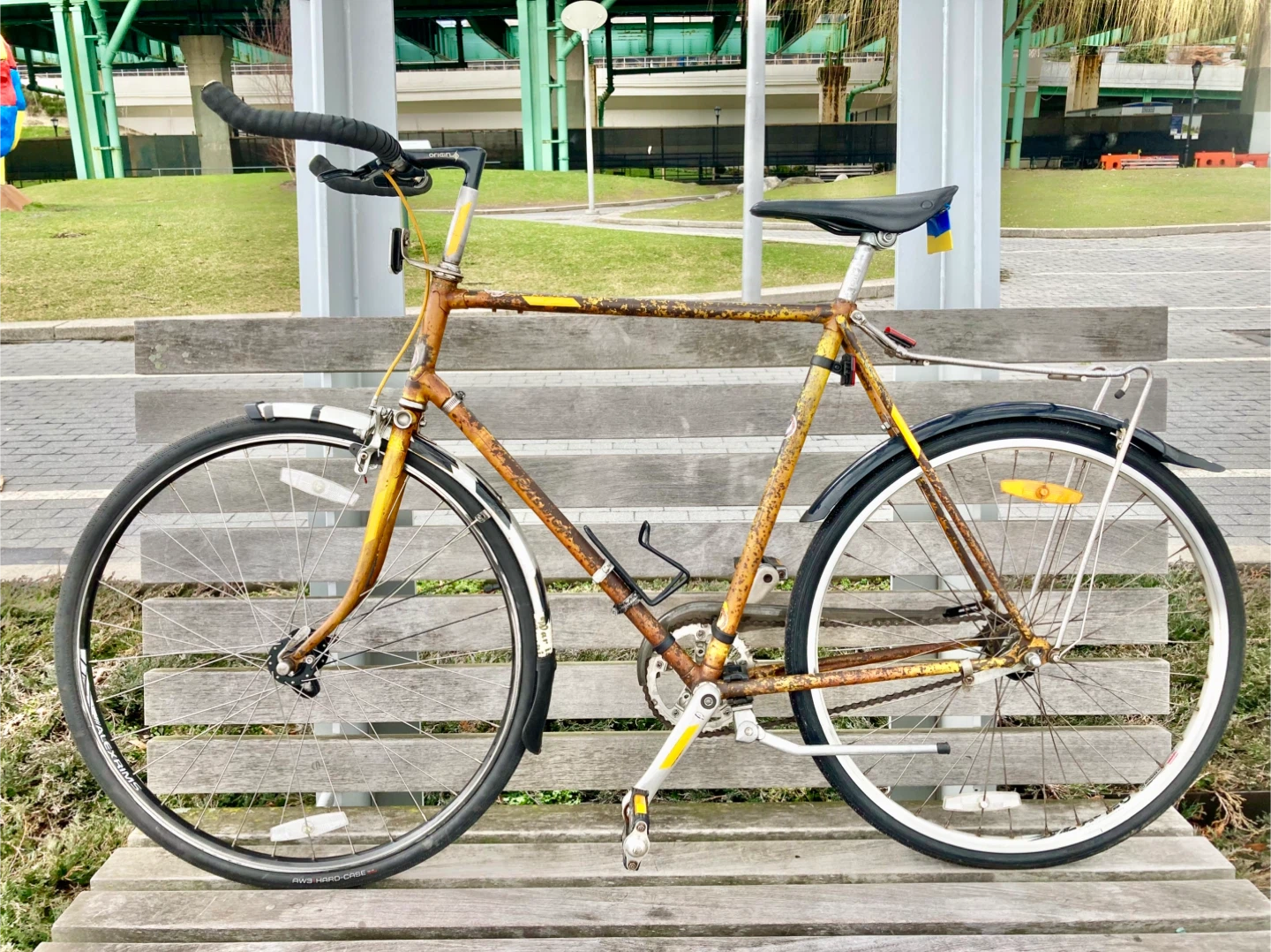 Classic English Raleigh Yellow Bicycle - photo 2