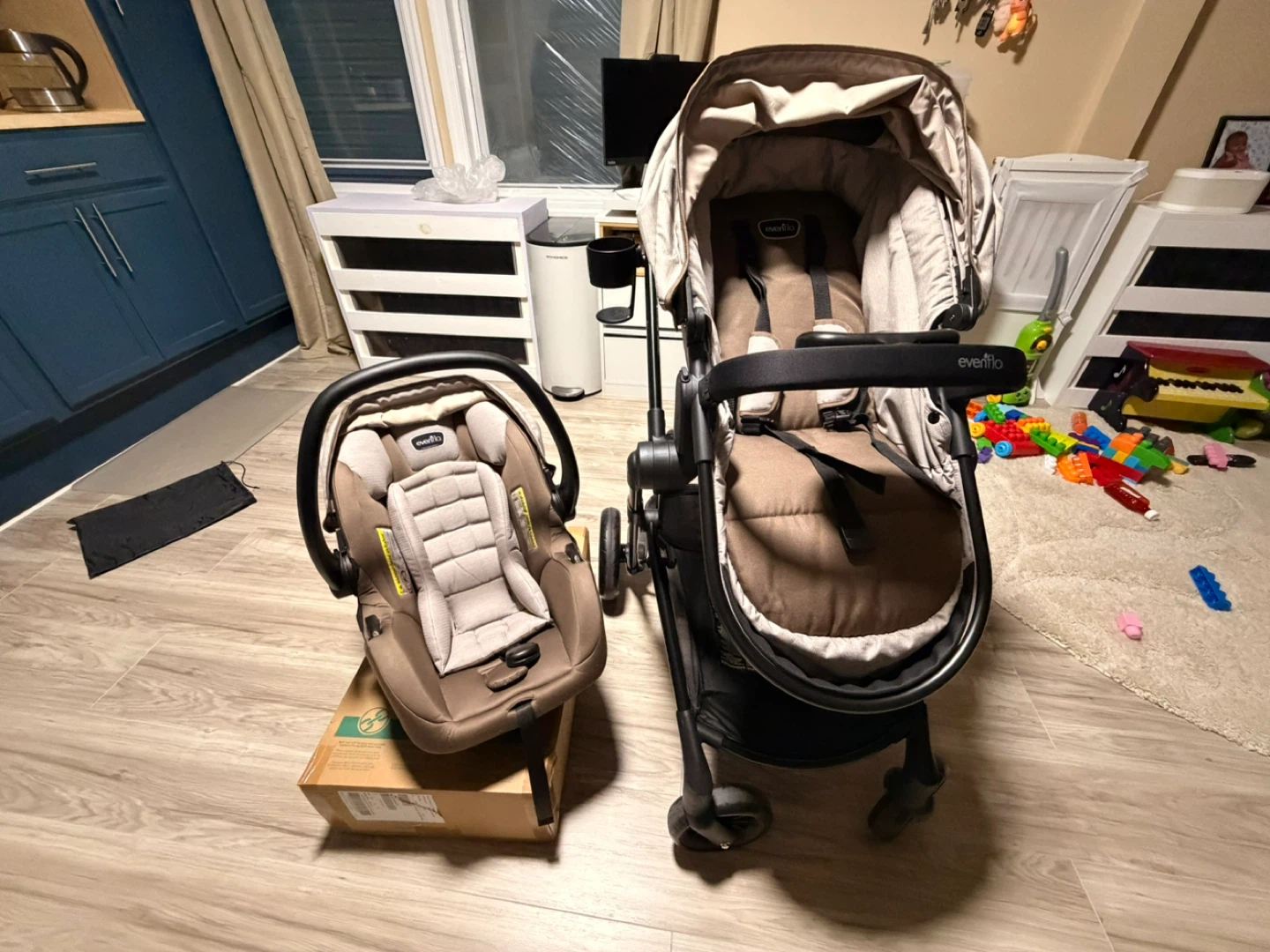Evenflo Infant Car Seat and Stroller - photo 3