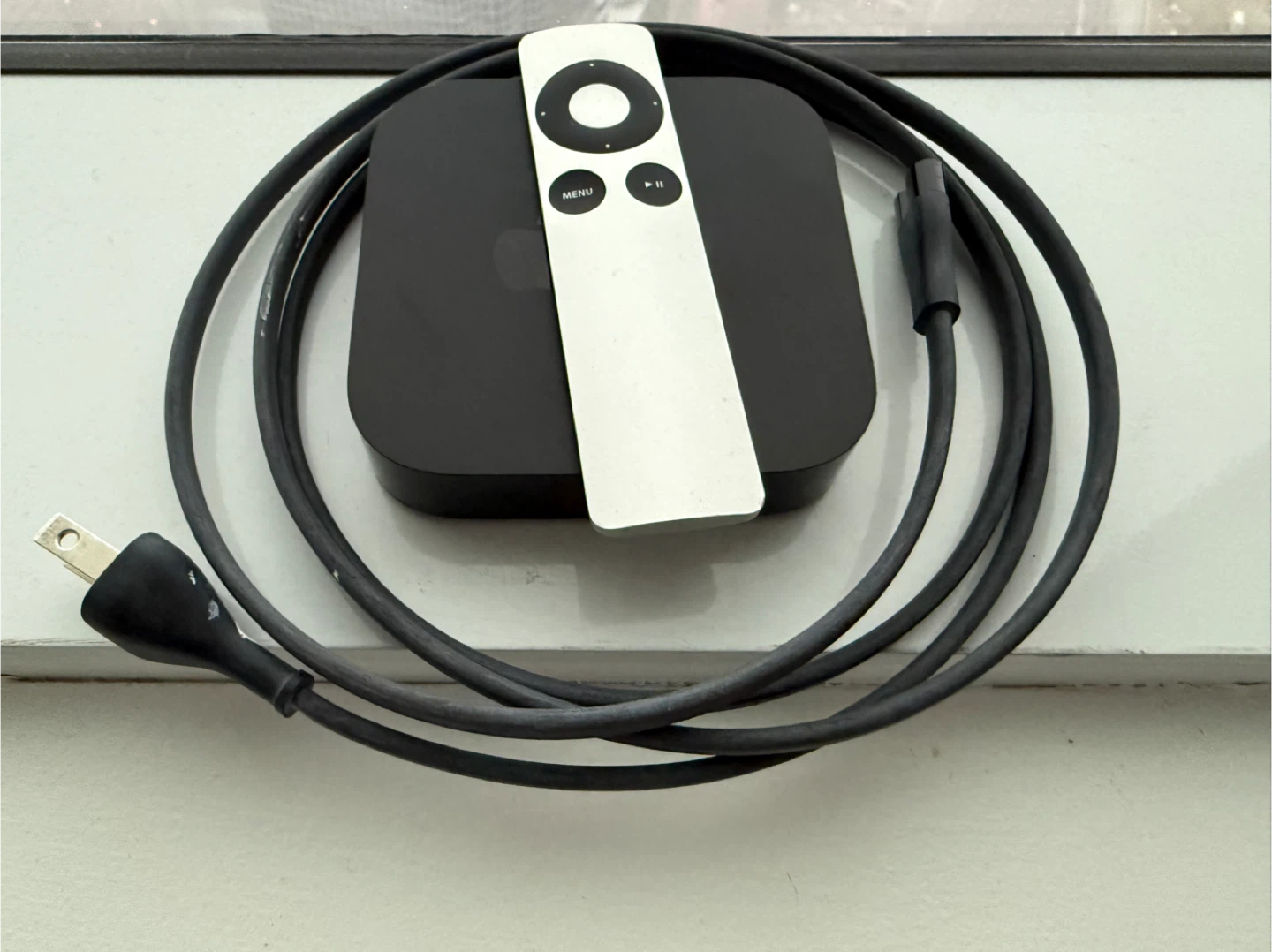 Apple TV (3rd Gen) with Remote and Power Cable