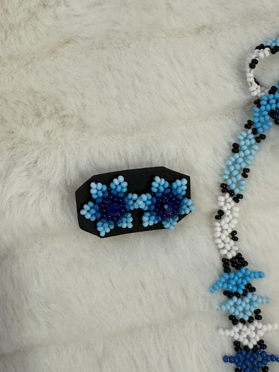 Elegant Handmade Huichol-style Beaded Jewelry Set - photo 2
