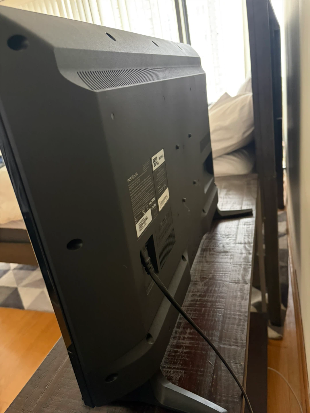 Insignia Smart TV - photo 3