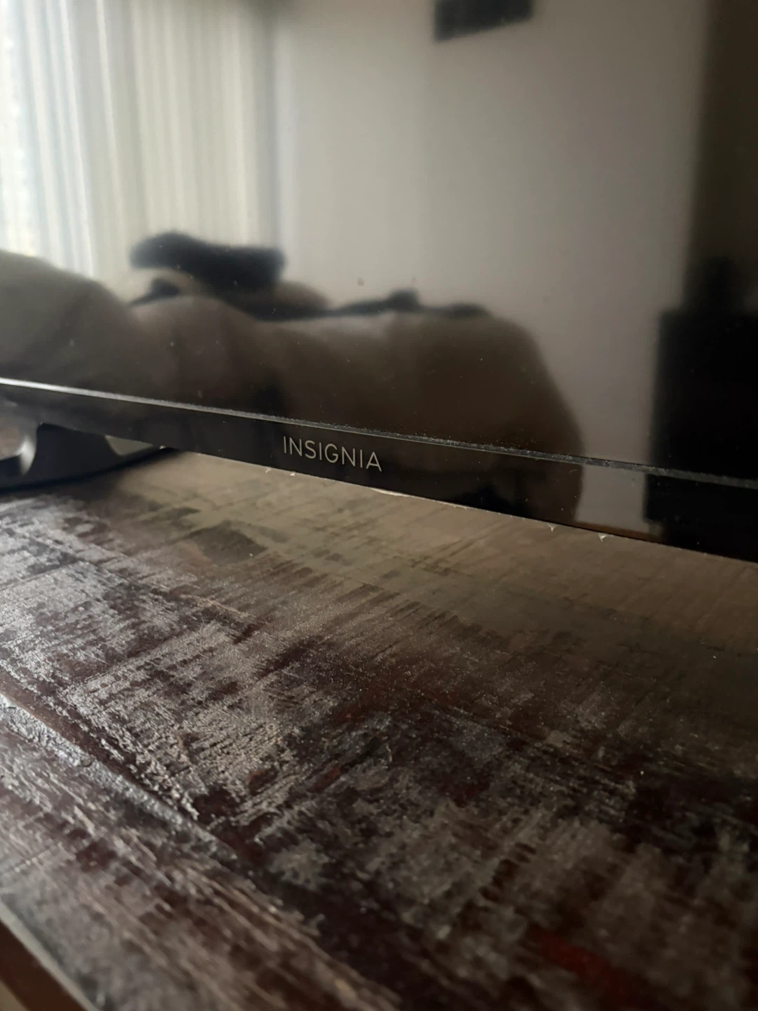 Insignia Smart TV - photo 2