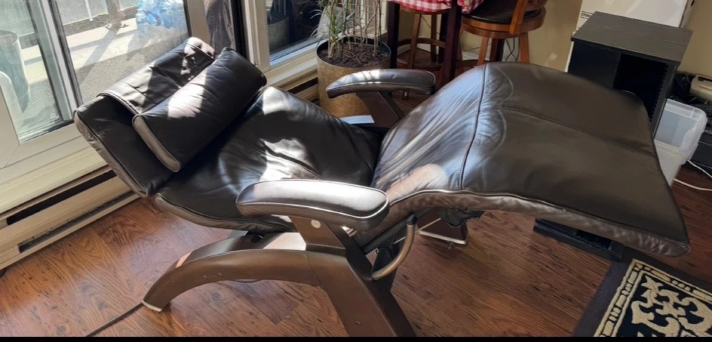 Brown Leather Zero Gravity Massage Chair - photo 3