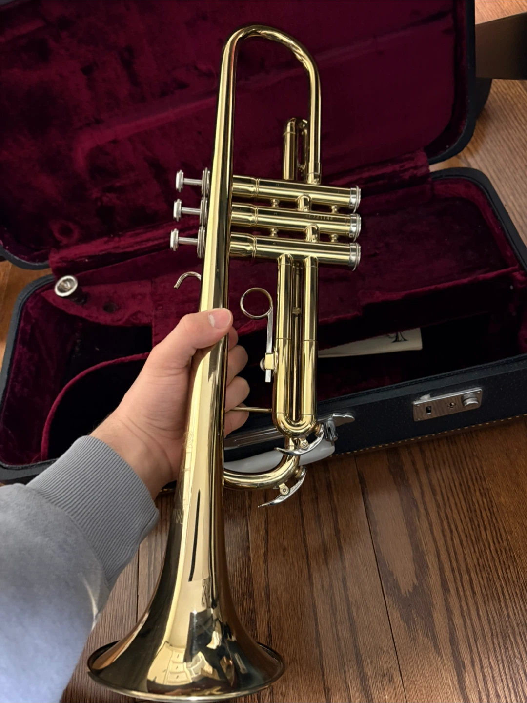 16B Student Trumpet with Mouthpiece & Manual - photo 2