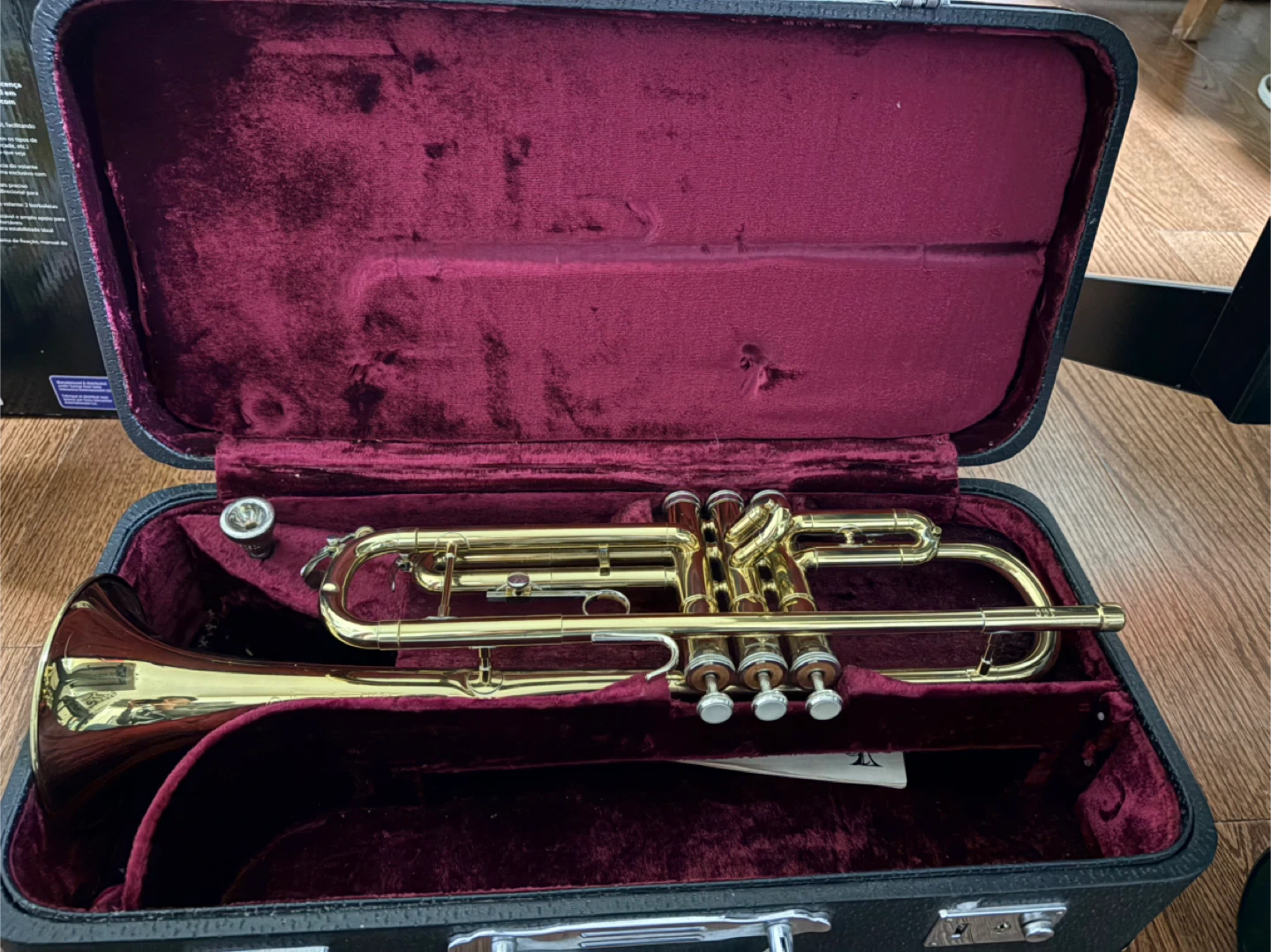 16B Student Trumpet with Mouthpiece & Manual