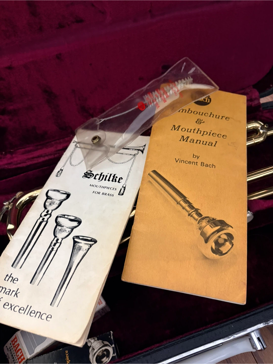 16B Student Trumpet with Mouthpiece & Manual - photo 3