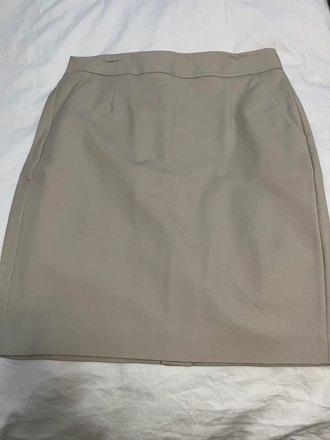 Banana Republic Tan Pencil Skirt Size 4 - photo 2