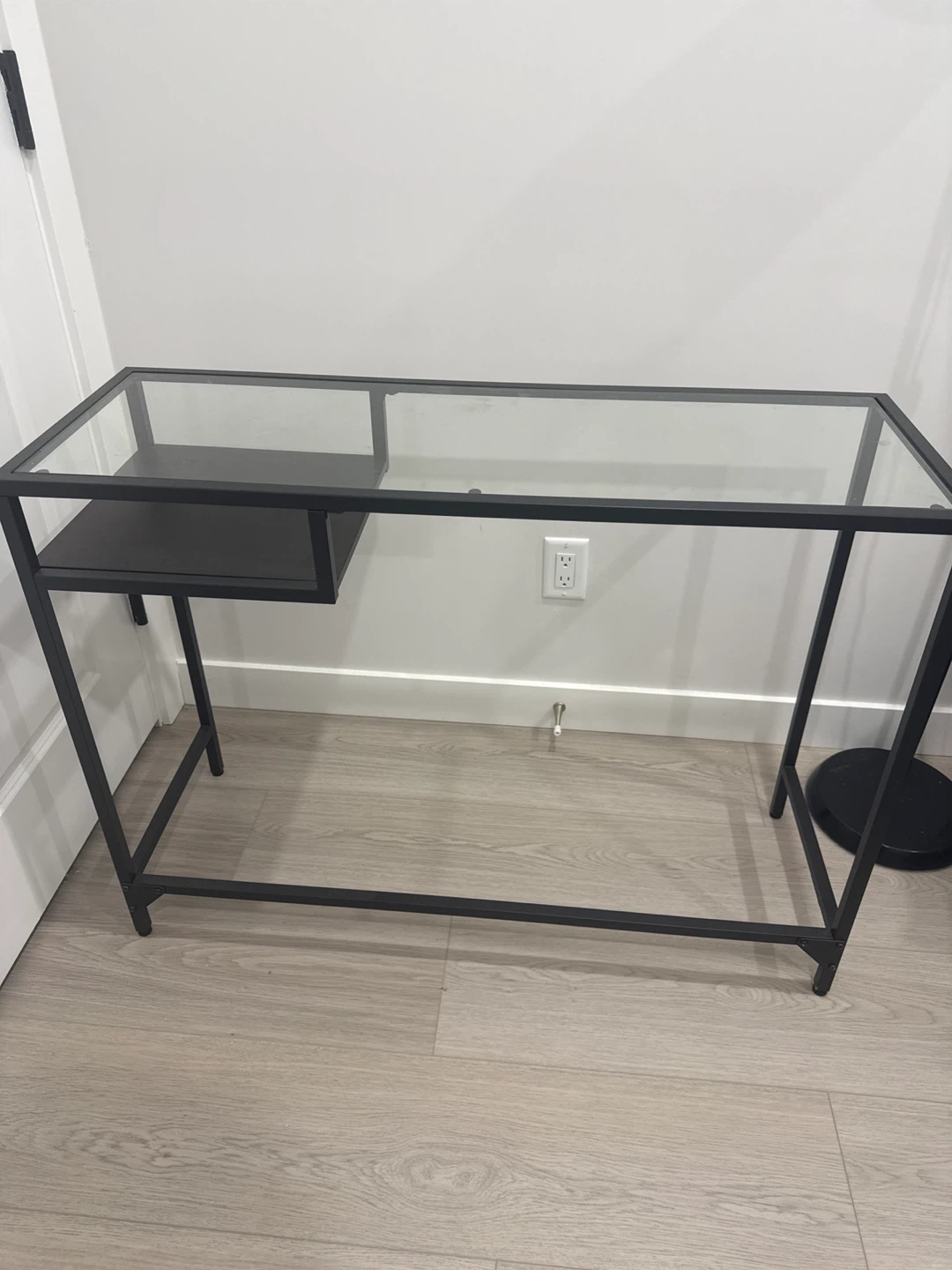 IKEA Table Desk - Glasstop 🥕