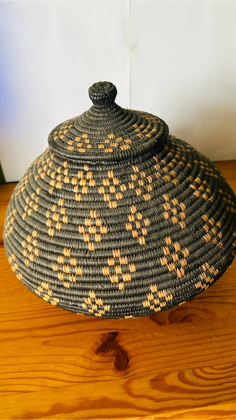 🥕Woven Basket with Lid