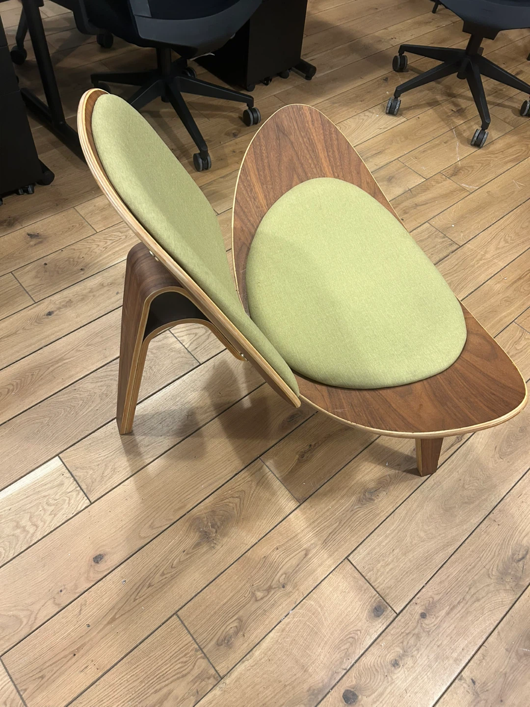Hans J. Wegner Mid-Century Style - Walnut and Green Upholstery - photo 4