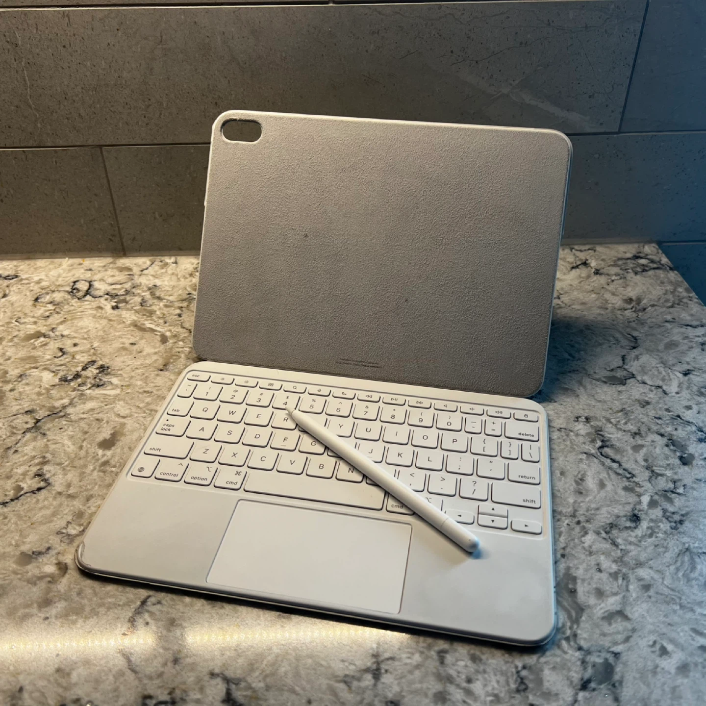 iPad 10 Sealed with Keyboard, Apple Pencil and Screen protector
