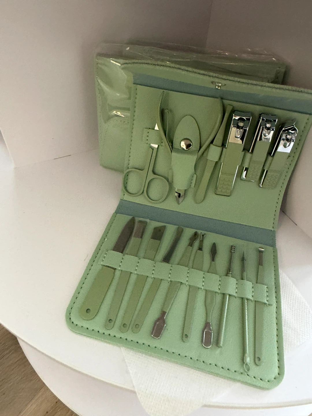 16 Piece Manicure and Pedicure Tool Set