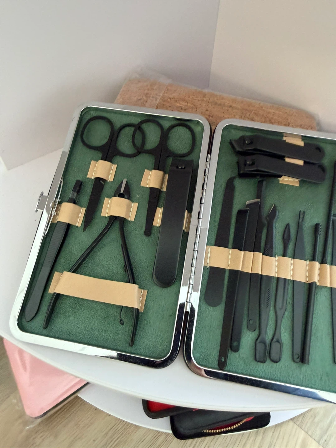 16 Piece Manicure and Pedicure Tool Set - photo 2
