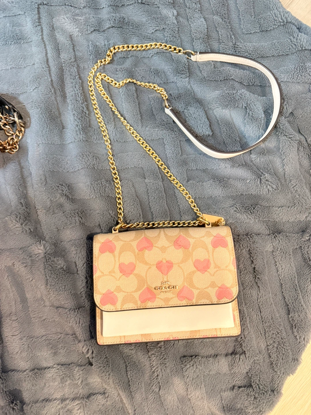 Guess and Coach Purses with Gold Chain Straps - photo 5
