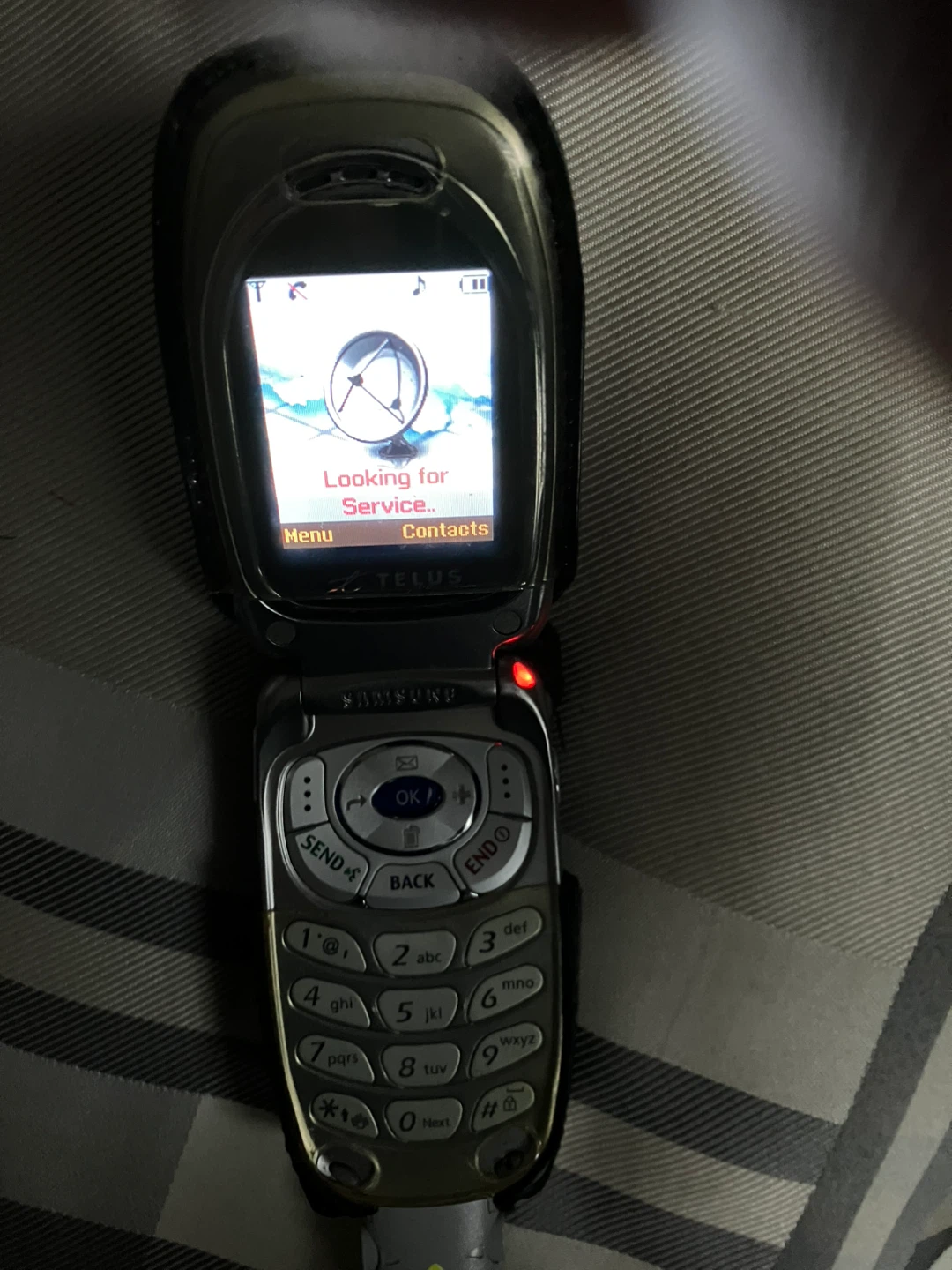 Samsung SCH-A670 cell phone