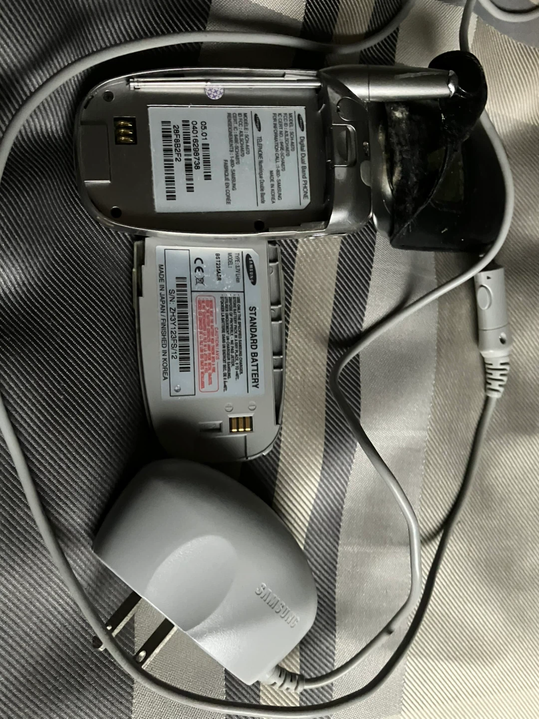 Samsung SCH-A670 cell phone - photo 3