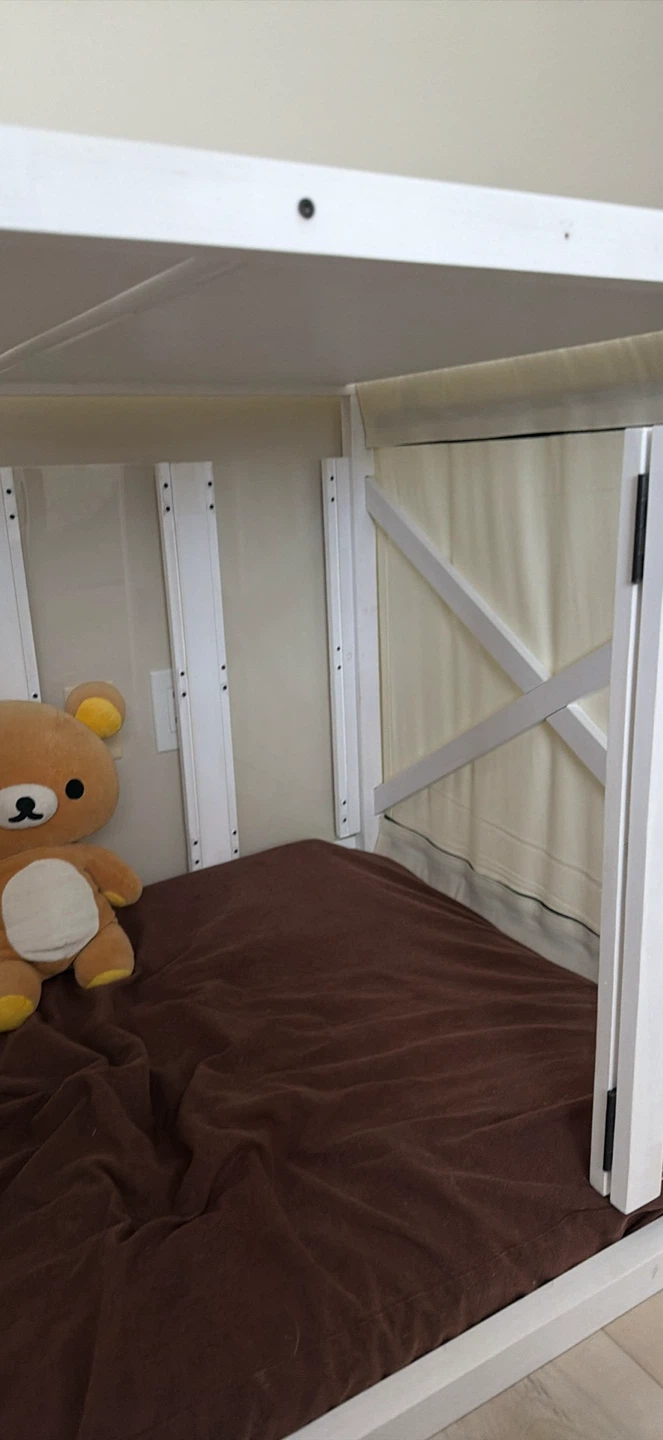 White Pet Crate with Clear Doors and Fabric Cover