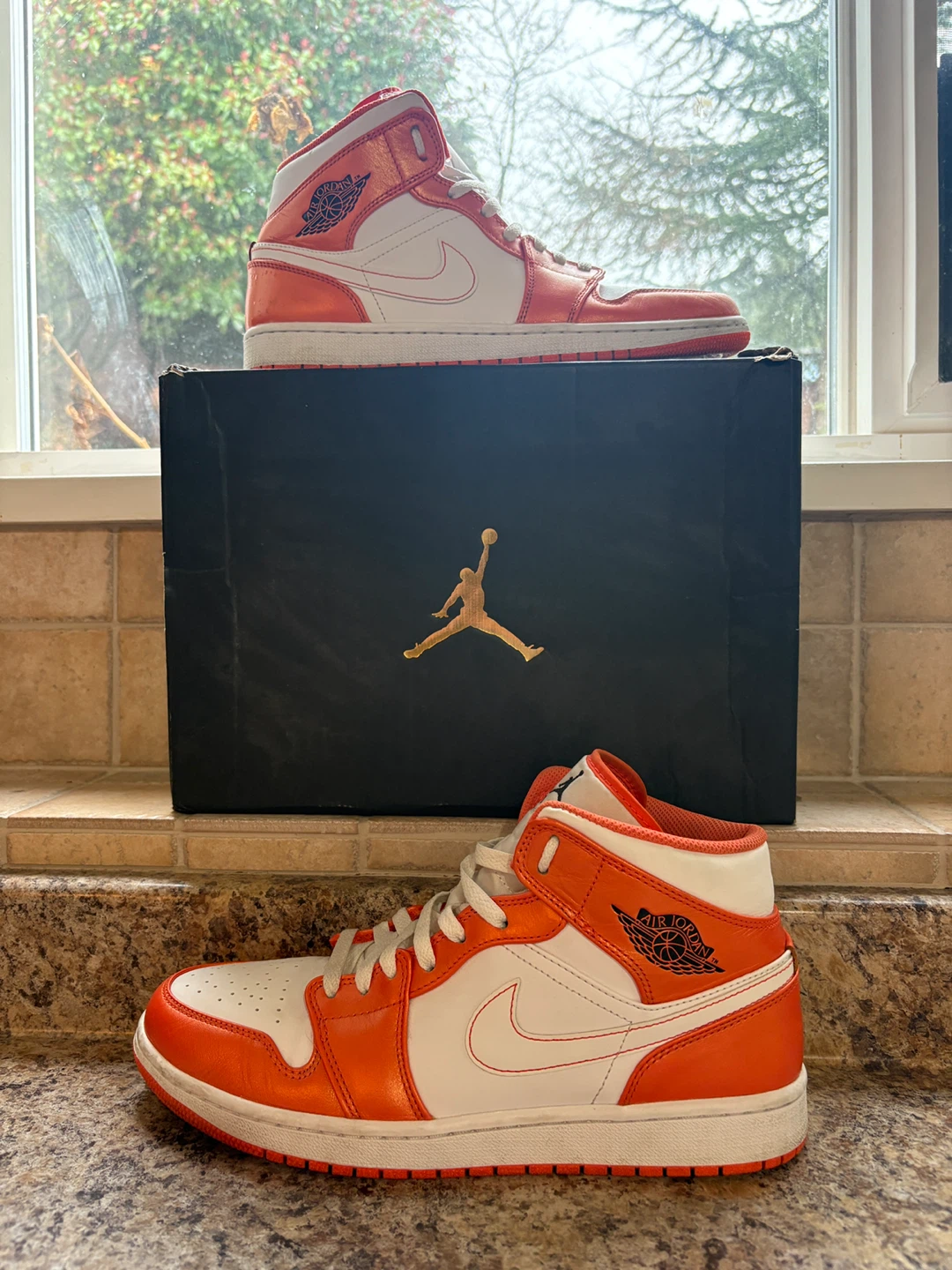 Air Jordan 1 Mid SE Orange White
